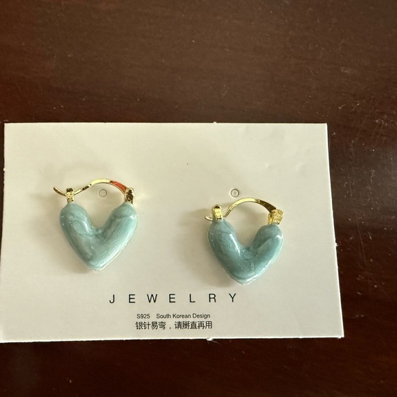 NWOT Tortoise heart earrings - Picture 3 of 3
